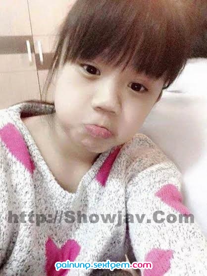 Ảnh sex gái THPT khoe vú trên facebook